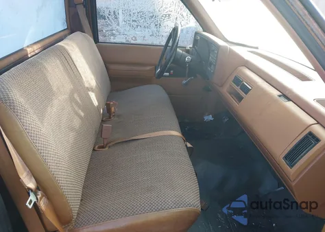 1990 Chevrolet Gmt-400 C1500 z USA, uszkodzony, nr VIN 1GCDC14K2LE112753